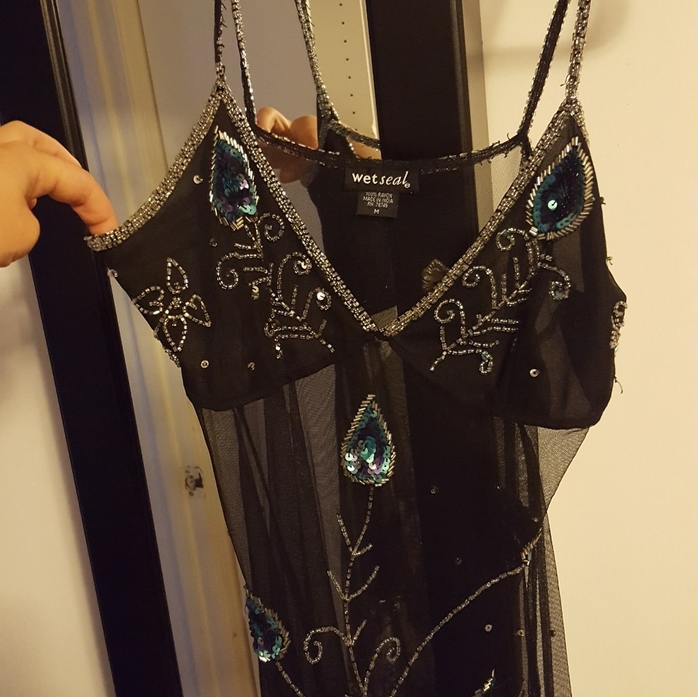 Women's medium sequence top